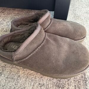 Women’s Ugg slippers